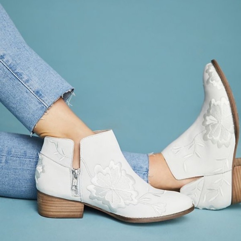 Seychelles white suede booties